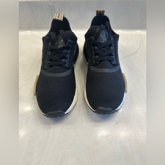 Women’s Adidas Nmd R1 - Picture 2 of 8